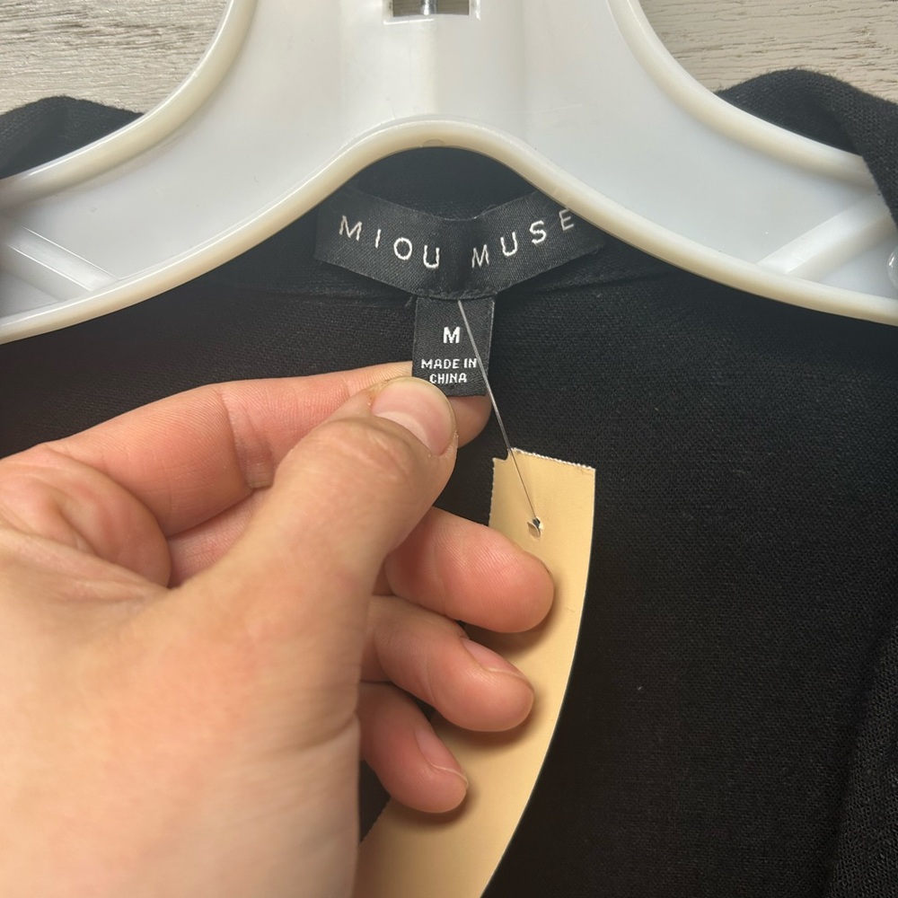 Elegant Black Women's Suit Jacket - Picture 2 of 6